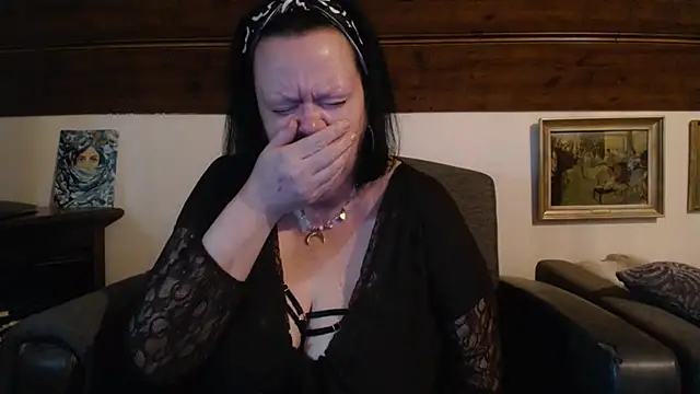 Snapshot of TiffanyMature chatting on 05-13-26, 08:12 TiffanyMature online show from 05-13-26, 08:12