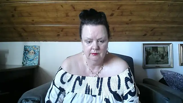 Snapshot of TiffanyMature chatting on 05-26-26, 08:21 TiffanyMature online show from 05-26-26, 08:21