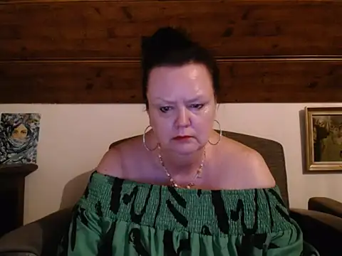 Snapshot of TiffanyMature chatting on 05-26-26, 08:27 TiffanyMature online show from 05-26-26, 08:27