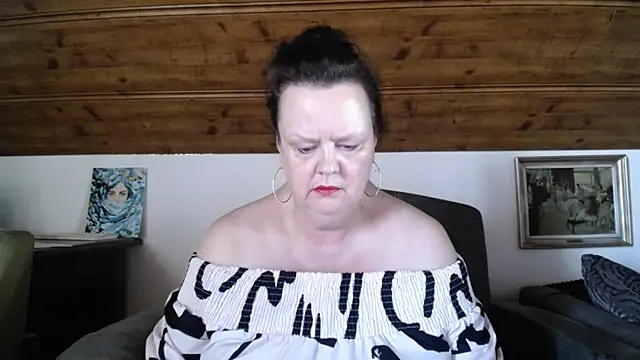 TiffanyMature online show from 07-22-26, 06:16