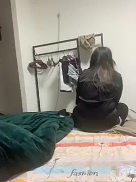 Snapshot of SSlady521 chatting on 11-06-25, 03:46 SSlady521 online show from 11-06-25, 03:46