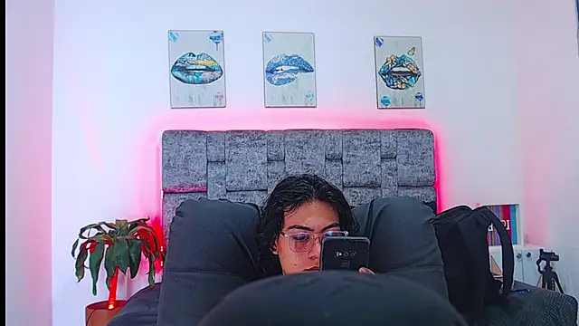 dirty model online show from 09-17-25, 03:52