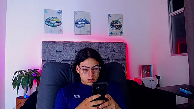 dirty model online show from 09-19-25, 04:03