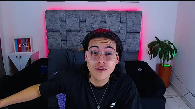 dirty model online show from 10-04-25, 12:52