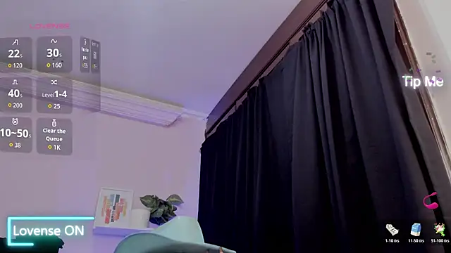 Snapshot of emmabridgerton chatting on 10-25-25, 08:25 emmabridgerton online show from 10-25-25, 08:25