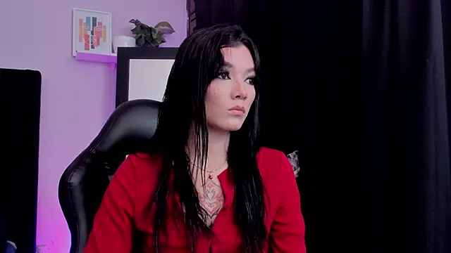 Snapshot of emmabridgerton chatting on 11-25-25, 08:31 emmabridgerton online show from 11-25-25, 08:31