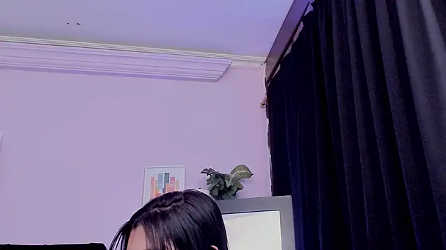 Snapshot of emmabridgerton chatting on 11-26-25, 09:27 emmabridgerton online show from 11-26-25, 09:27