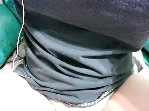 Snapshot of kk5413 chatting on 02-14-26, 01:52 kk5413 online show from 02-14-26, 01:52