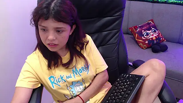 minnie cake online show from 10-10-25, 03:55