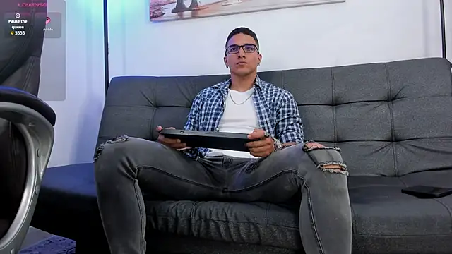 Dash Bukoski online show from 10-05-25, 01:09