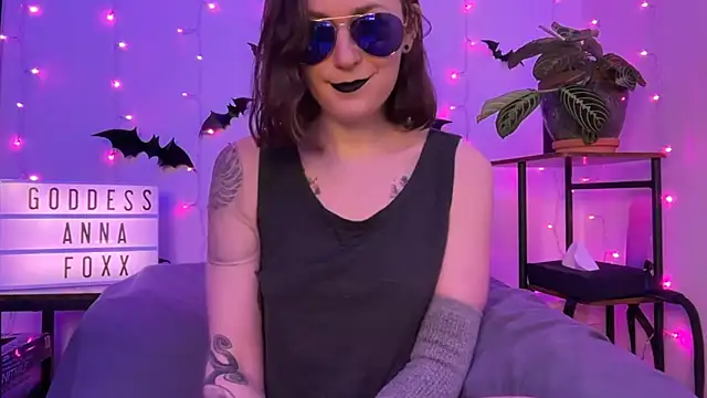 mistressannafoxx online show from 12-18-25, 09:43