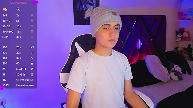 Snapshot of derek_greyy_ chatting on 09-19-25, 07:14 derek greyy online show from 09-19-25, 07:14