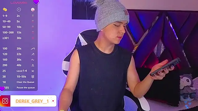 Snapshot of derek_greyy_ chatting on 09-24-25, 03:37 derek greyy online show from 09-24-25, 03:37