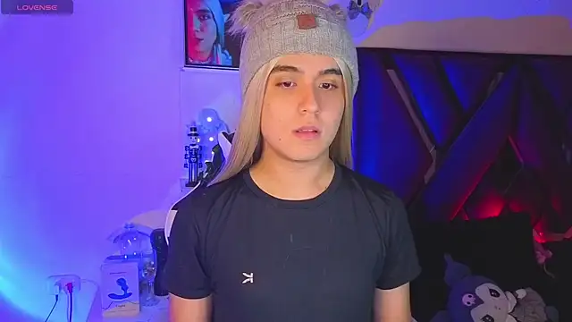 Snapshot of derek_greyy_ chatting on 11-10-25, 10:53 derek greyy online show from 11-10-25, 10:53