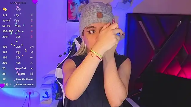 Snapshot of derek_greyy_ chatting on 11-12-25, 06:41 derek greyy online show from 11-12-25, 06:41