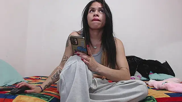 Snapshot of toxic_sweet_ chatting on 10-28-25, 01:09 toxic sweet online show from 10-28-25, 01:09