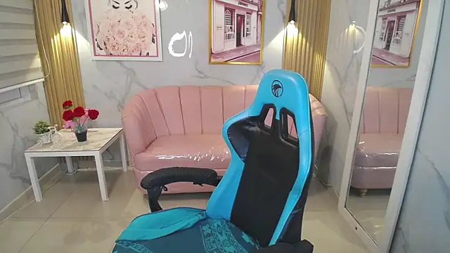 Snapshot of Jade_Jones_a chatting on 11-15-25, 04:32 Jade Jones a online show from 11-15-25, 04:32