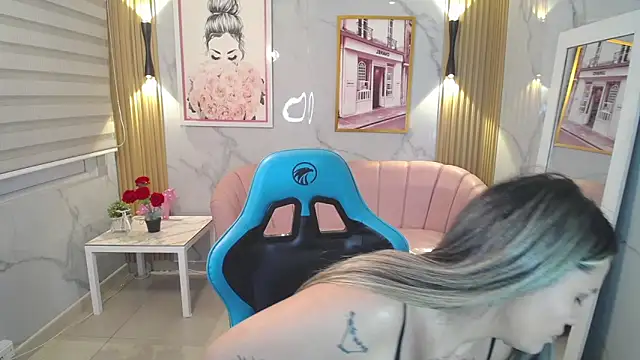 Snapshot of Jade_Jones_a chatting on 11-20-25, 03:39 Jade Jones a online show from 11-20-25, 03:39