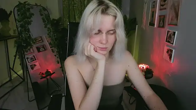 Snapshot of BethanyCloud chatting on 07-15-26, 05:23 BethanyCloud online show from 07-15-26, 05:23