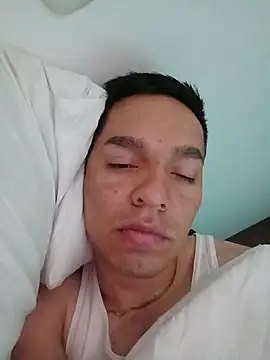 Snapshot of Carl_Strip chatting on 10-07-25, 04:48 Carl Strip online show from 10-07-25, 04:48