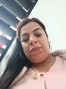 Mia-Glow online show from 10-07-25, 12:46