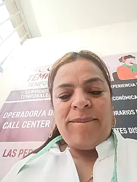 Mia-Glow online show from 11-26-25, 12:17