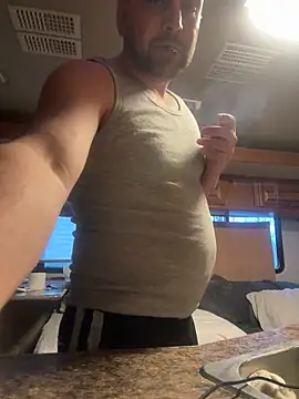 Snapshot of speakonit chatting on 11-08-25, 12:33 speakonit online show from 11-08-25, 12:33