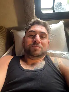 Snapshot of speakonit chatting on 11-24-25, 08:52 speakonit online show from 11-24-25, 08:52