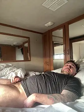 Snapshot of speakonit chatting on 02-12-26, 04:35 speakonit online show from 02-12-26, 04:35