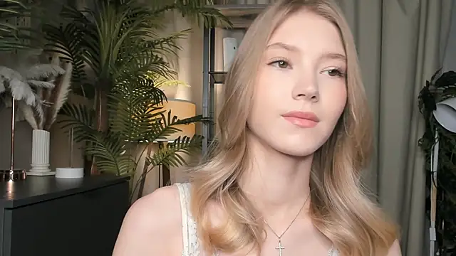 Snapshot of ChinBonnell chatting on 11-09-25, 05:39 ChinBonnell online show from 11-09-25, 05:39