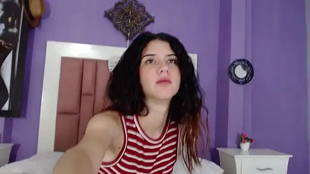 Snapshot of ChiaraLudovica chatting on 09-15-25, 02:39 ChiaraLudovica online show from 09-15-25, 02:39