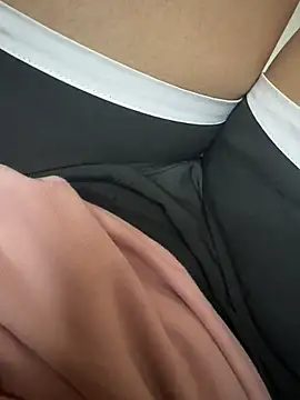 crazy111girl online show from 11-08-25, 07:12