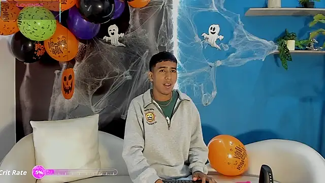 Snapshot of ender_h0t chatting on 10-15-25, 01:55 ender h0t online show from 10-15-25, 01:55