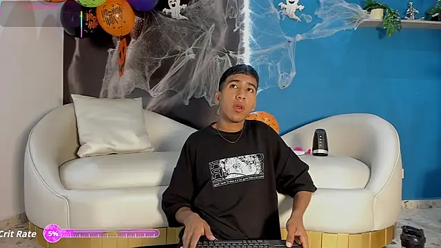 Snapshot of ender_h0t chatting on 10-16-25, 01:56 ender h0t online show from 10-16-25, 01:56