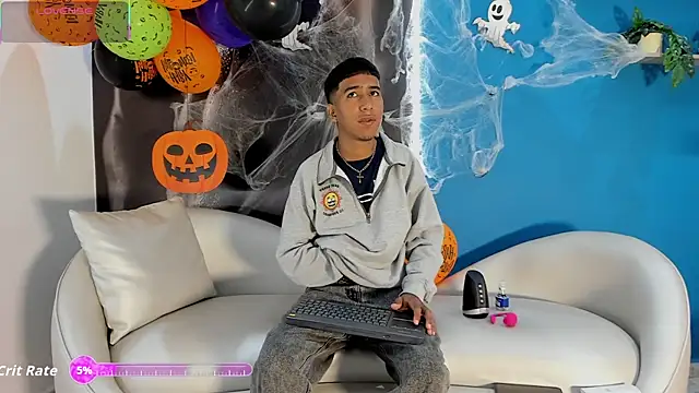 Snapshot of ender_h0t chatting on 10-25-25, 01:51 ender h0t online show from 10-25-25, 01:51