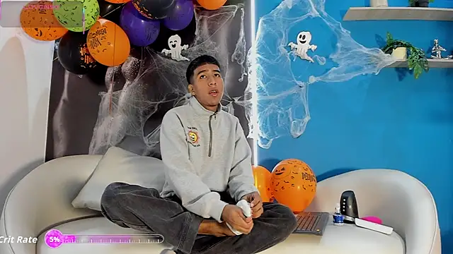 Snapshot of ender_h0t chatting on 10-28-25, 01:47 ender h0t online show from 10-28-25, 01:47