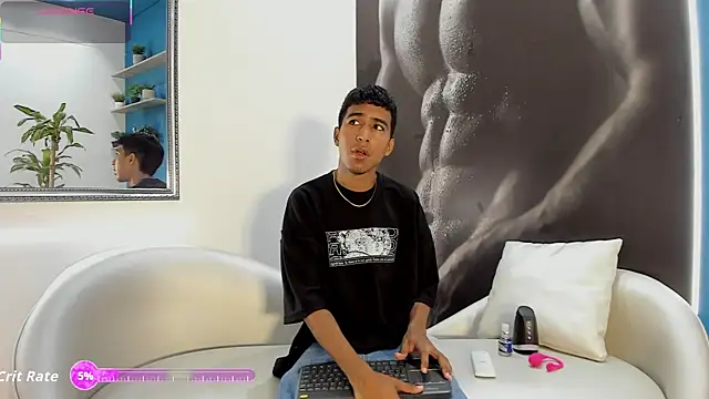 Snapshot of ender_h0t chatting on 11-08-25, 01:44 ender h0t online show from 11-08-25, 01:44