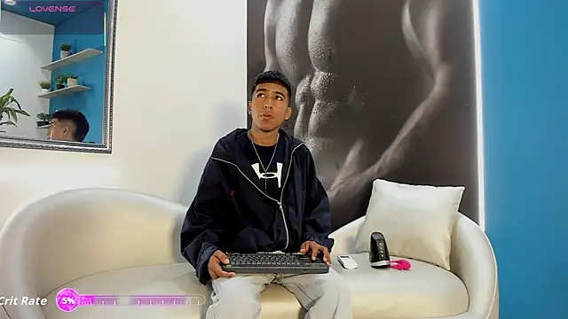 Snapshot of ender_h0t chatting on 11-12-25, 01:55 ender h0t online show from 11-12-25, 01:55