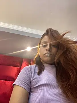 Snapshot of VictoriaFerro chatting on 10-14-25, 02:07 VictoriaFerro online show from 10-14-25, 02:07