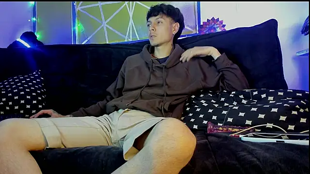 Snapshot of Dioniso_guy8 chatting on 02-25-26, 07:45 Dioniso guy8 online show from 02-25-26, 07:45