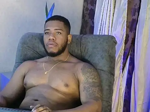 Snapshot of BenjaminCol_ chatting on 10-17-25, 01:09 BenjaminCol online show from 10-17-25, 01:09