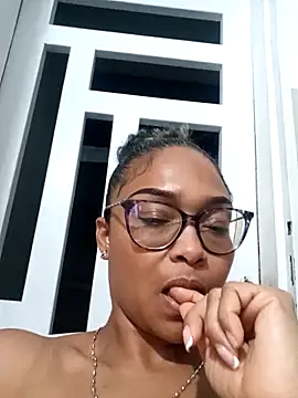 BiiancaEstradaa online show from 03-18-26, 04:26