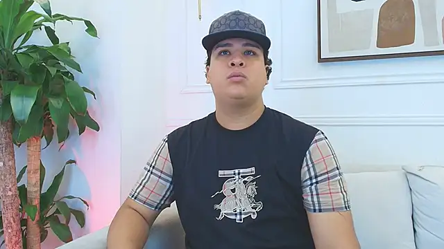 Snapshot of Naim_Bennetsex chatting on 12-02-25, 06:03 Naim Bennetsex online show from 12-02-25, 06:03