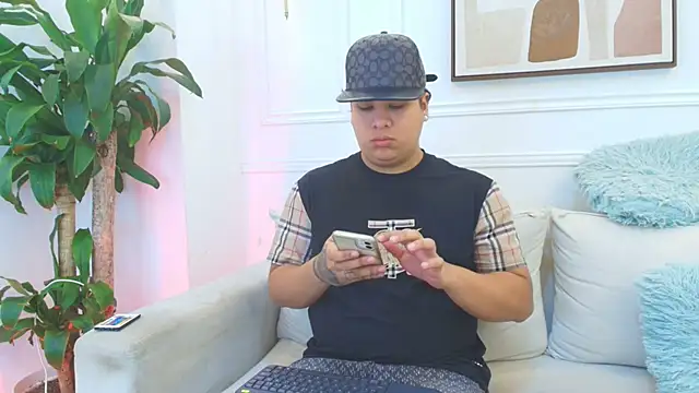 Snapshot of Naim_Bennetsex chatting on 12-15-25, 06:12 Naim Bennetsex online show from 12-15-25, 06:12