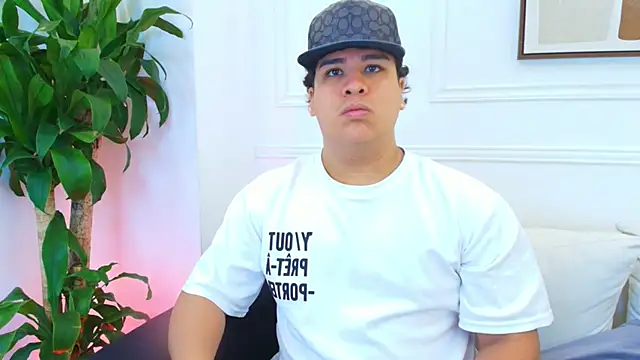 Snapshot of Naim_Bennetsex chatting on 01-09-26, 06:31 Naim Bennetsex online show from 01-09-26, 06:31