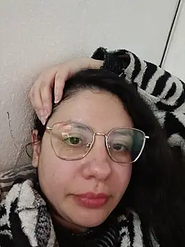 Snapshot of marmary84 chatting on 07-12-26, 04:25 marmary84 online show from 07-12-26, 04:25