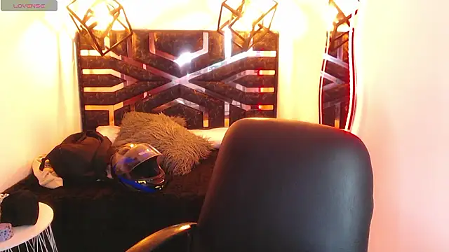 Natalie loffreda online show from 03-25-26, 08:15