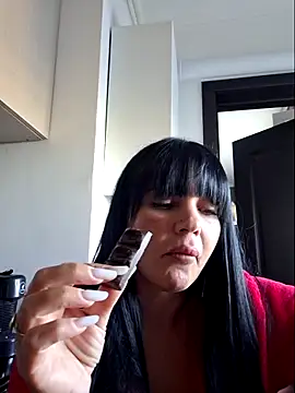 Snapshot of Ella_sweety00 chatting on 06-18-26, 02:32 Ella sweety00 online show from 06-18-26, 02:32
