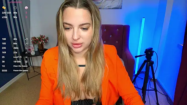 Snapshot of Emma__Ross chatting on 06-22-26, 02:02 Emma Ross online show from 06-22-26, 02:02