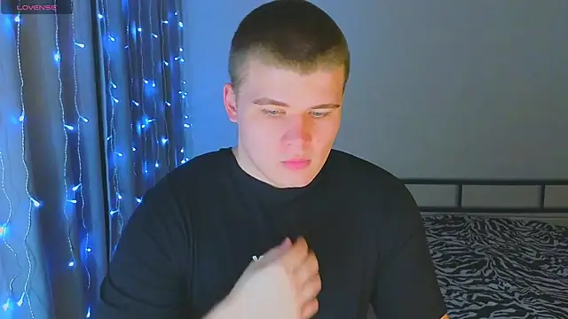 kittenmurr online show from 12-19-25, 01:56